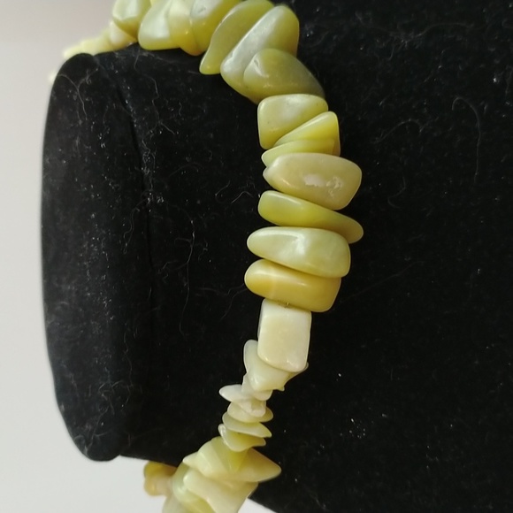 Handmade Olive "Serpentine" Chip Choker - Picture 3 of 4